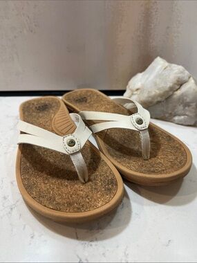 REEF Pacific Joy white slip on sandal with Anna atomic contouring size 7